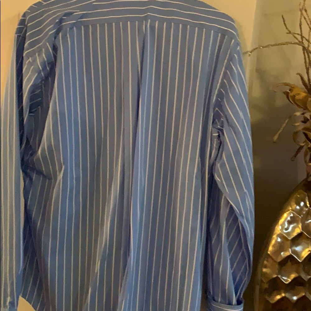 Shirt - Picture 3 of 4